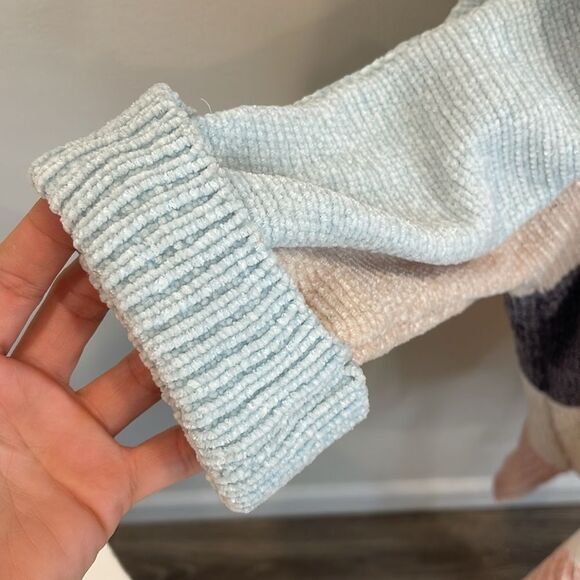 She + Sky Colorblock sweater in Sky Blue - Picture 4 of 6